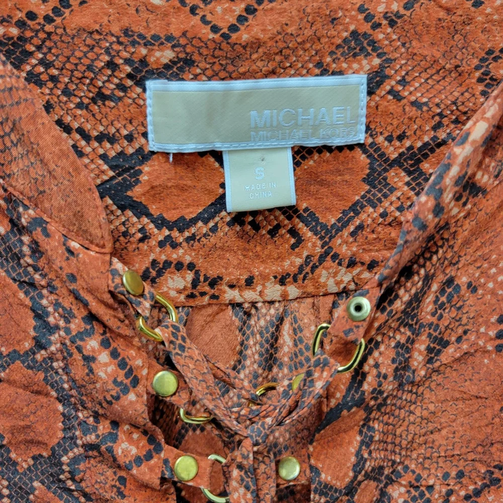 Michael Kors Animal Print V-neck Roll Tab 100% Silk Dress Size Small. Pre-owned